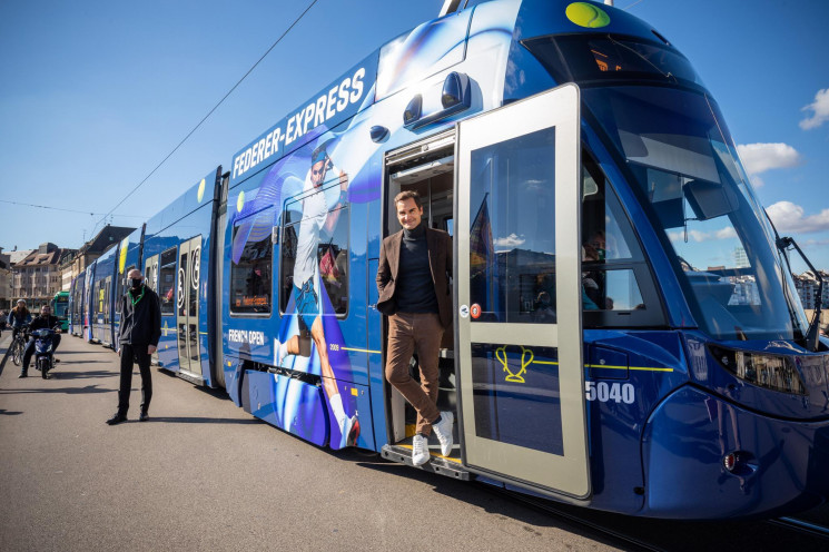 У Швейцарії запустили трамвай на честь л…