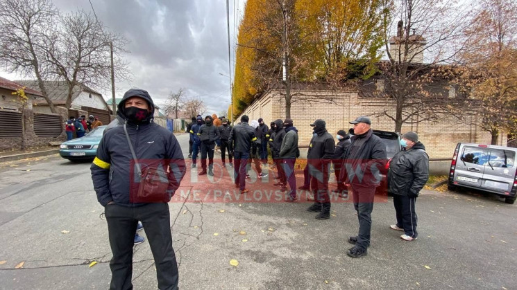 Під будинком Медведчука – акція протесту…