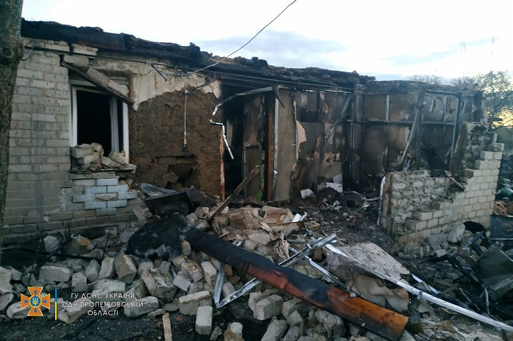Зруйновані стіни будівлі: На Дніпропетро…