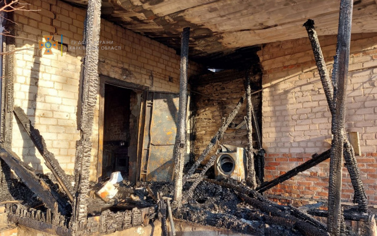 На Харківщині спалахнули бараки: Мешканц…