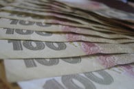 В Україні за місяць середня зарплата збі…