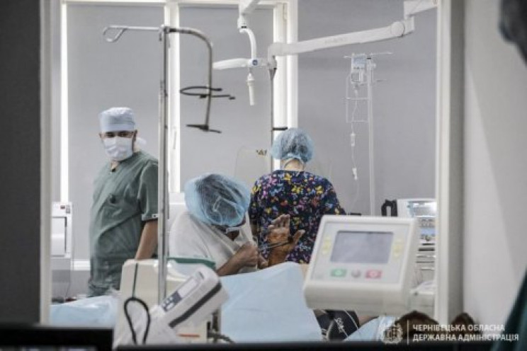 На Львівщині три лікарні повністю "забит…