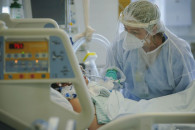 У лікарнях Херсонщини зайняті 74% ліжко-…