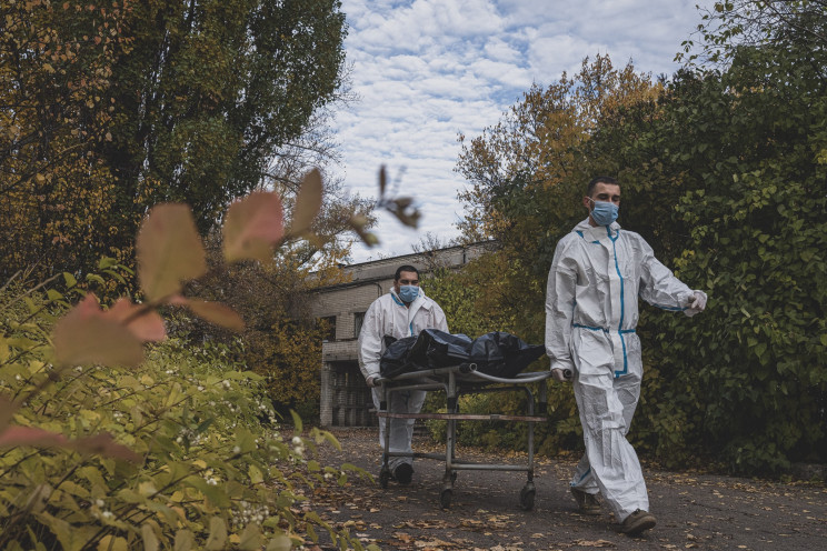 Скільки людей на Землі загинуло від COVI…