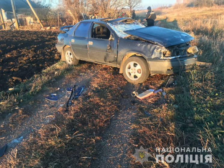 На Донеччині перекинувся автомобіль, п'я…