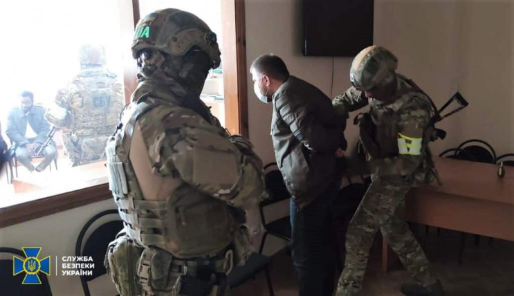 Замінування та захоплення заручників: Хм…