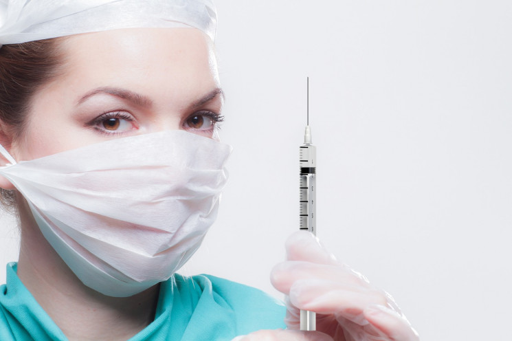 Понад половина українців не хоче вакцину…