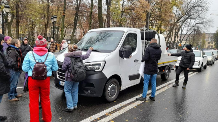 Бояться отруєння: У центрі Києва антивак…