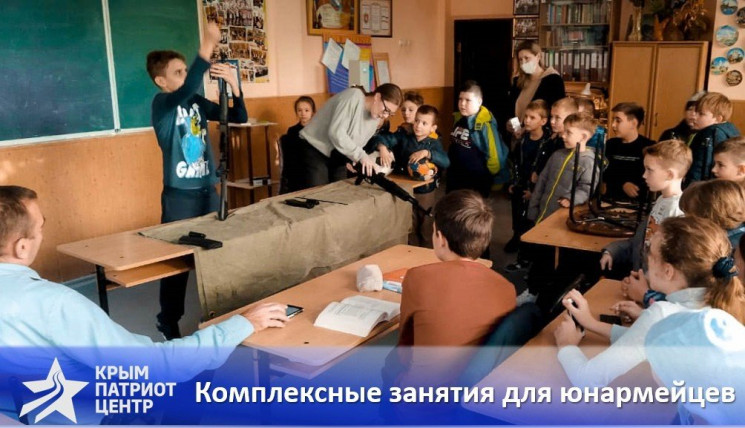 В школах оккупированного Крыма ввели вое…