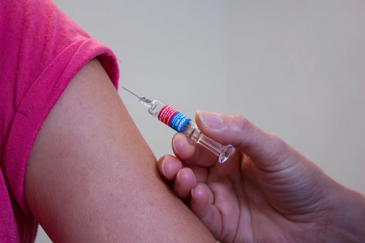 У Херсонській області вакцинували від CO…