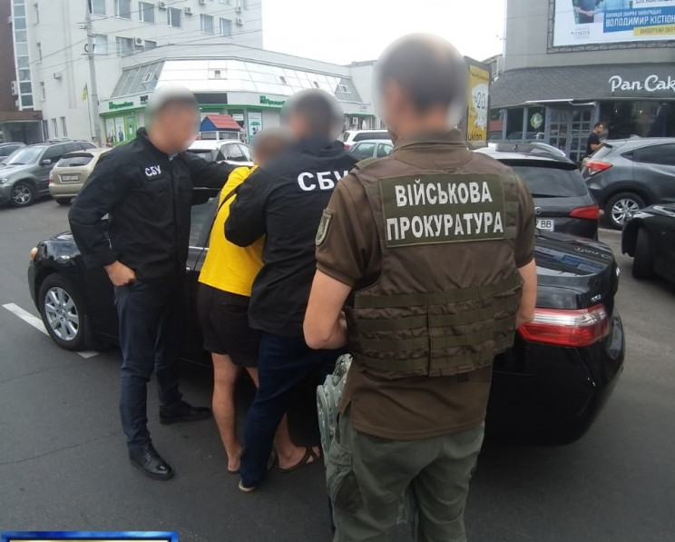 У Вінниці затримали поліцейського, який…