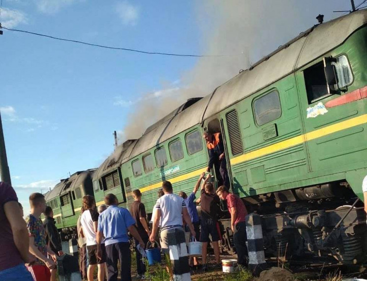 На Львівщині загорівся потяг Ворохта-Кре…