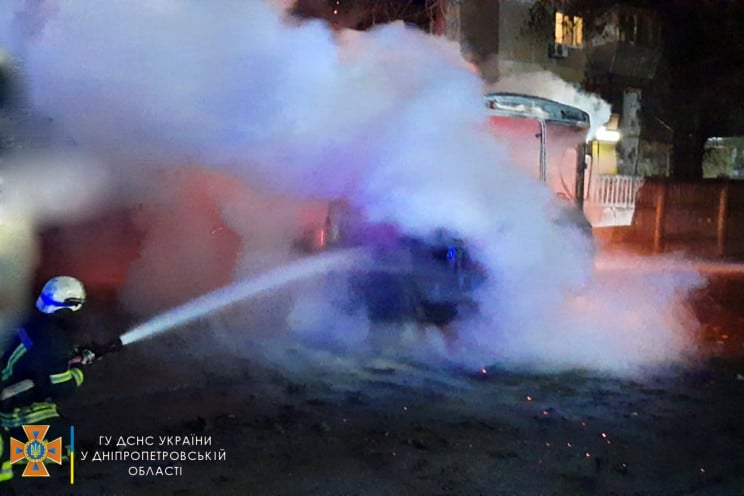 В городе на Днепропетровщине сгорел авто…