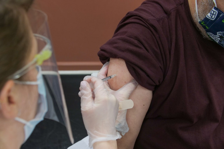 На Луганщині вакциновано 30% населення:…