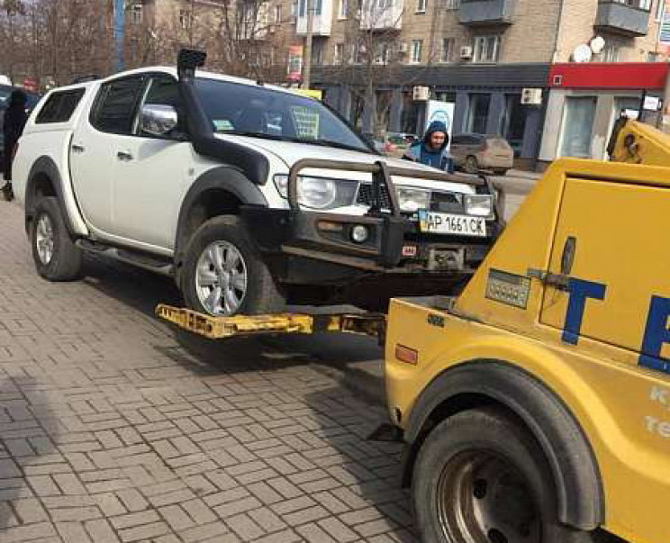 У центрі Бердянська в керівника заводу з…