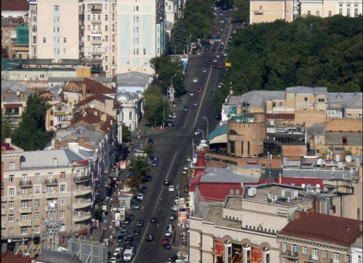 У Києві майже на місяць перекрили вулицю…