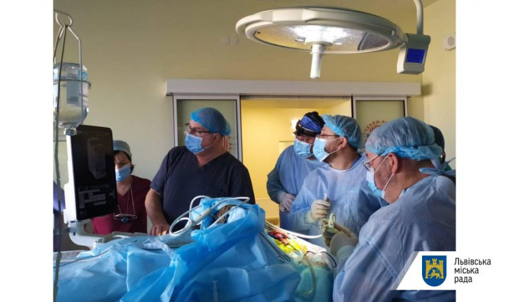 Львівські нейрохірурги вперше прооперува…