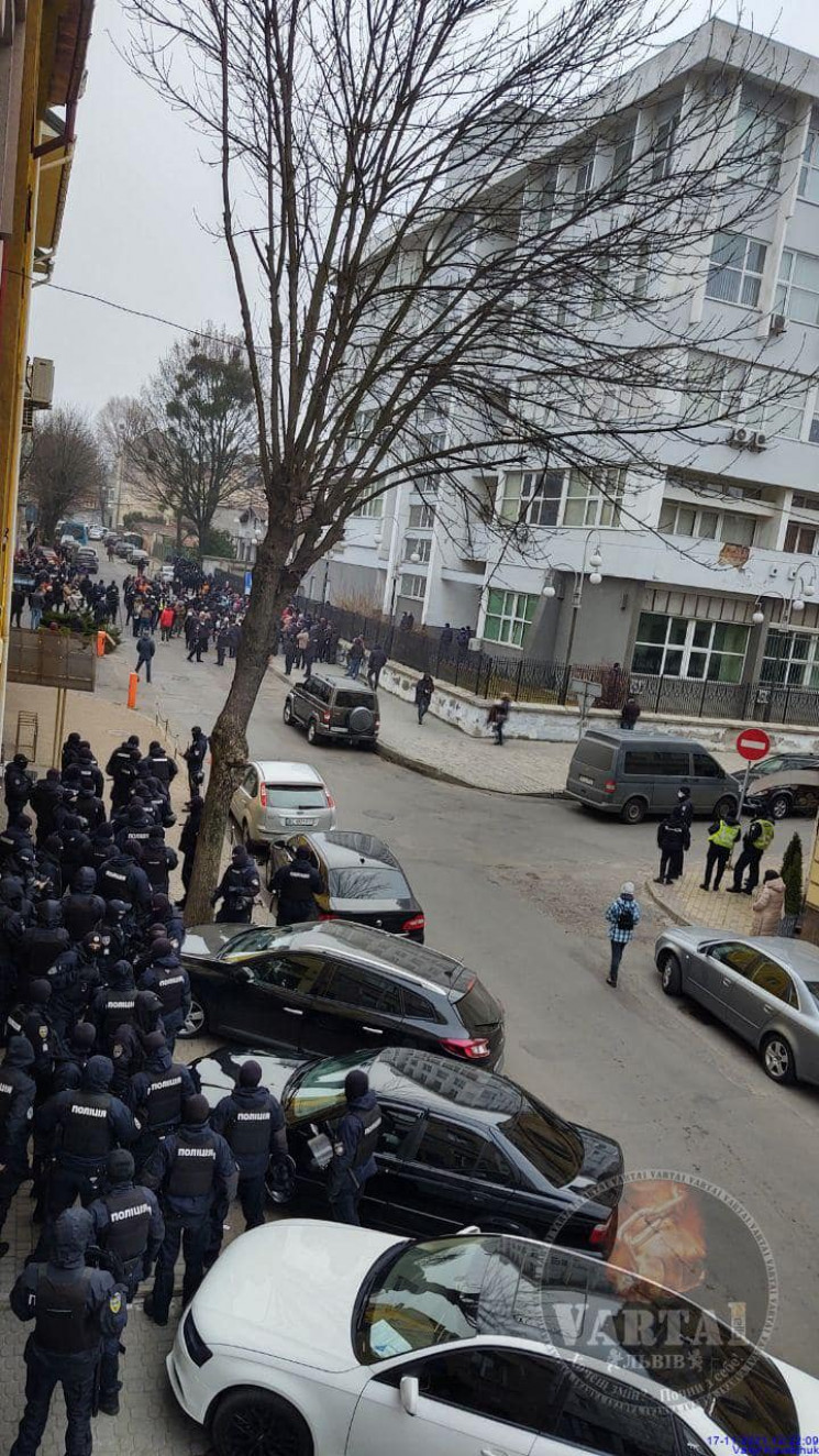 В суде выбирают меру пресечения антивакц…