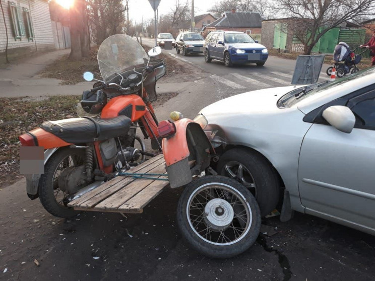 На Харківщині врізалися мотоцикл і "Тойо…