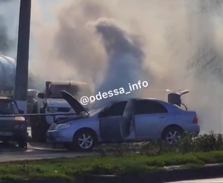 В Одесі спалахнула автівка…