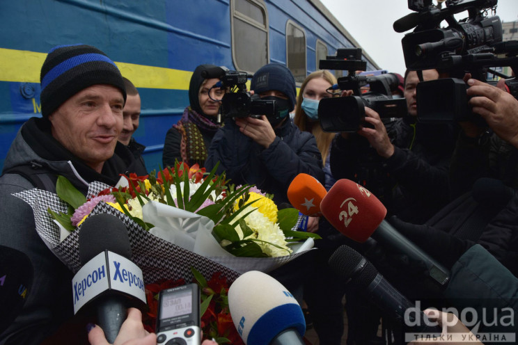 У Херсоні урочисто зустріли шкільного дв…