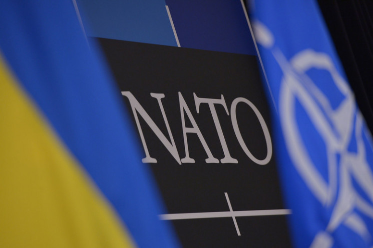 НАТО хочет разместить ядерное оружие в В…