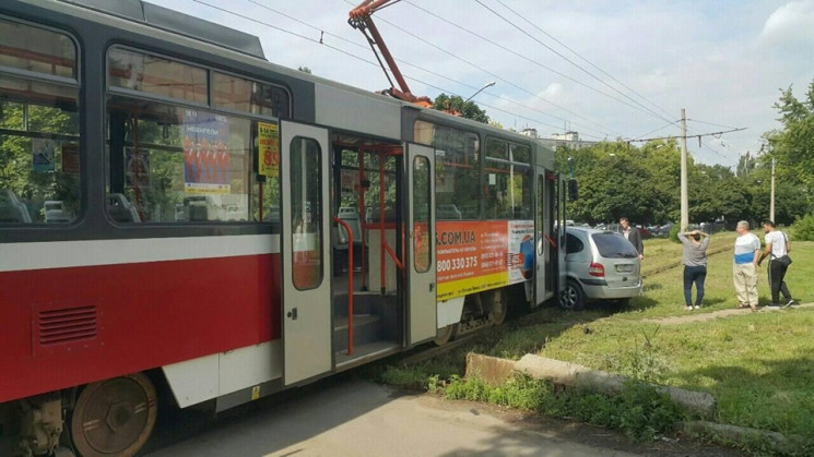 У ДТП з трамваєм у Харкові є постраждали…