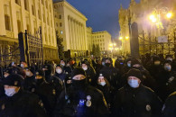 Митингующие с Майдана прибыли к Офису пр…