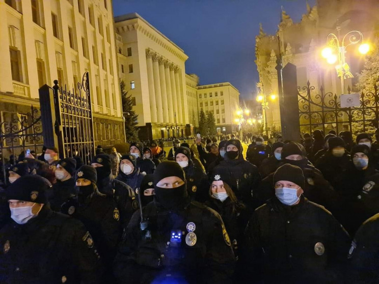 Мітингарі з Майдану прибули до Офісу пре…