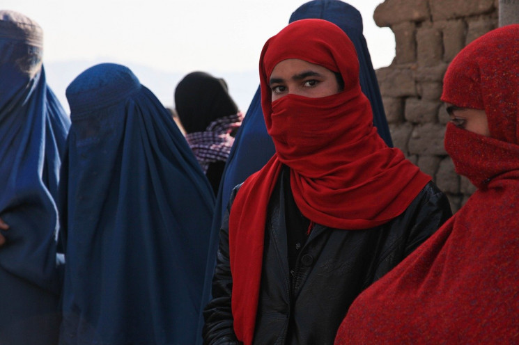 Талибы в Афганистане запретили женщинам…