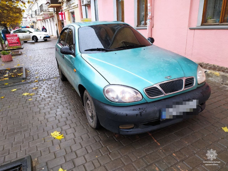 В Одесі 17-річний хлопець викрав автівку…