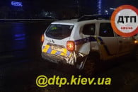 У Києві позашляховик врізався в авто пол…