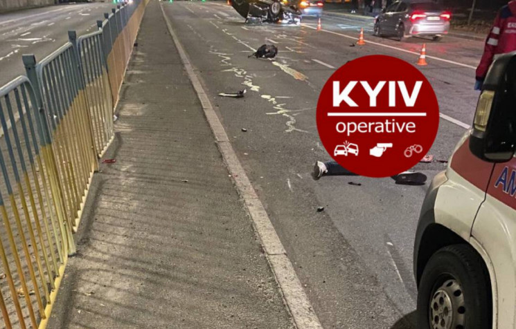 У Києві на Перова Lexus на смерть збив п…