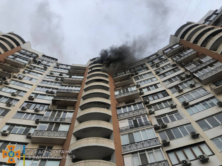 В Одессе горит жилой комплекс "Подкова"…