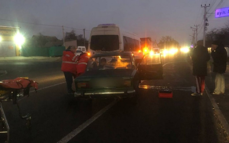 На Київщині мікроавтобус не помітив авто…