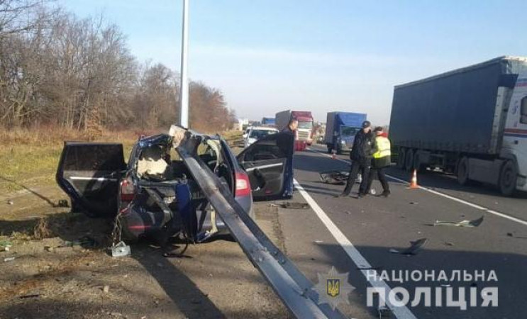 На трасі "Київ – Чоп" водій легковика вр…