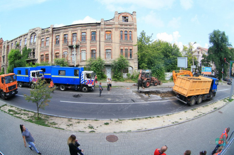 Улицу в центре Днипра перекрыли из-за пр…