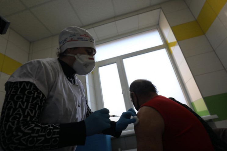 У Львові вакцинують безхатьків…