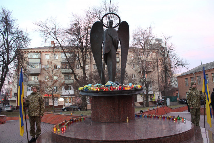 У Хмельницькому вшанували пам'ять жертв…