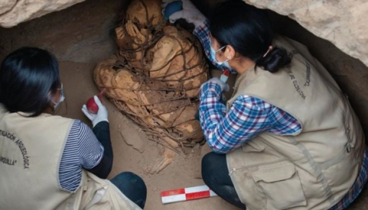 В Перу нашли мумию, которой 800 лет (ФОТ…
