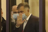 Саакашвили впервые после задержания дост…