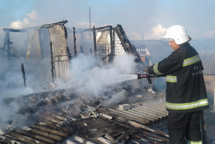 На Полтавщині виникла пожежа на територі…