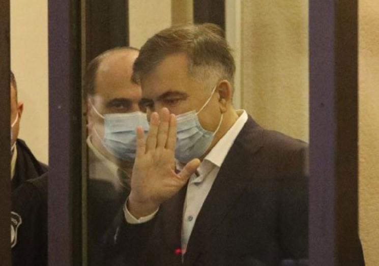 Саакашвили из суда забрала скорая…