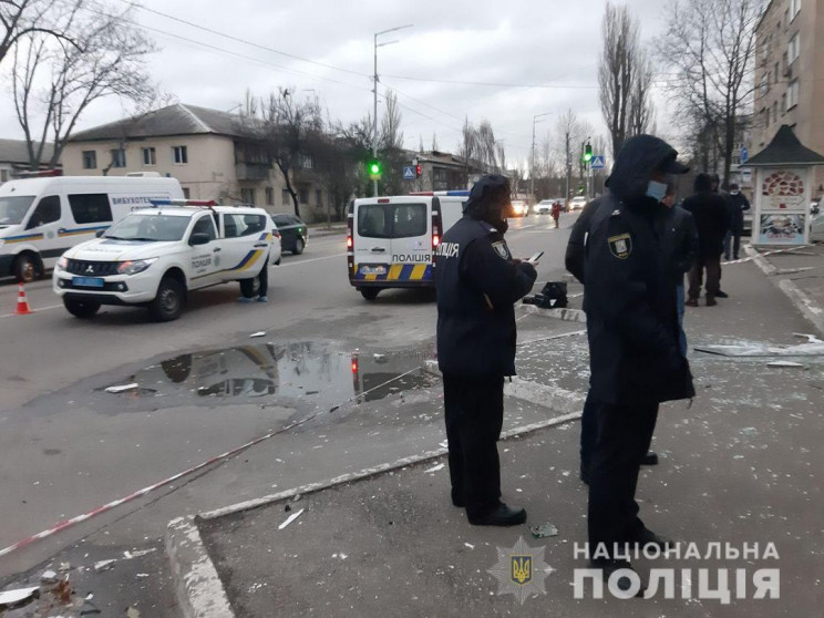 В Киеве неизвестные взорвали и ограбили…