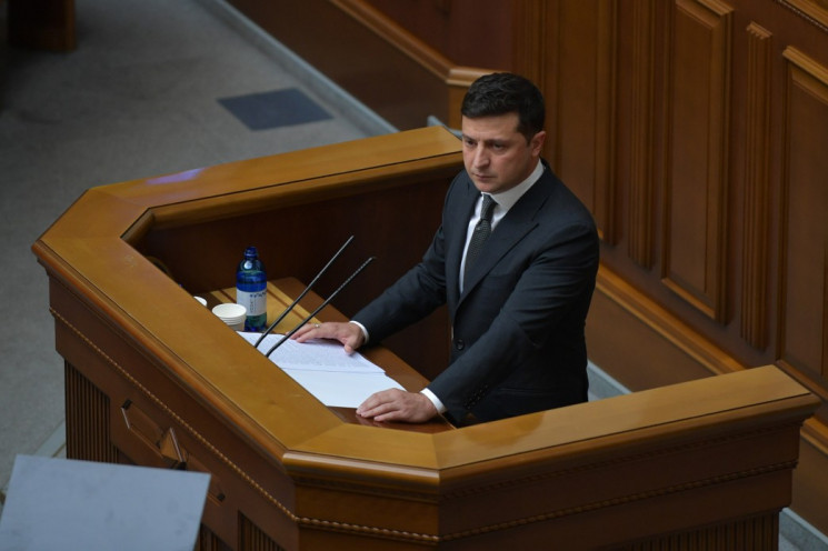 Зеленський виступає в Раді з традиційним…