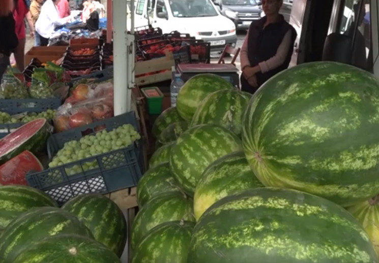 На Закарпатье херсонские арбузы продают…