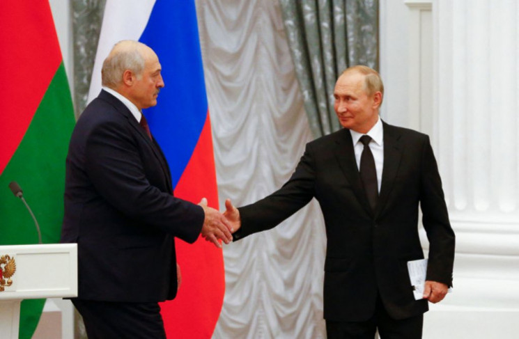 Лукашенко назвав Путіна "рідним братом"…