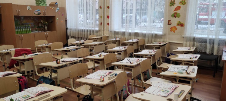 У Харкові з "замінованих" шкіл евакуювал…