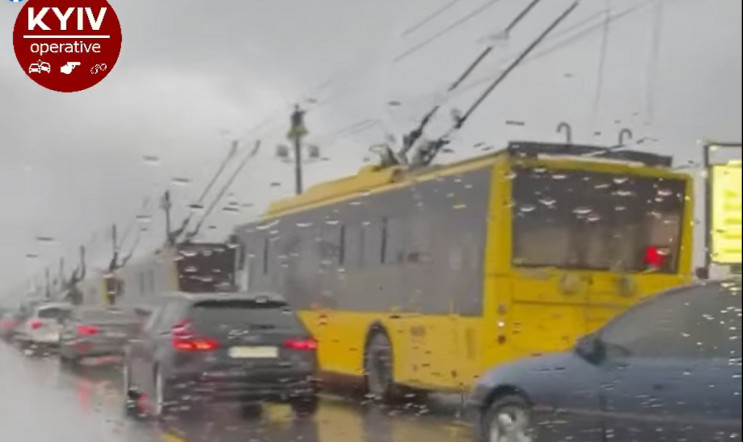 Київ скували багатокілометрові затори: Д…