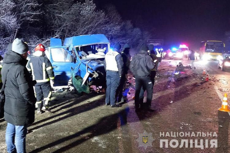 В ДТП с рейсовым автобусом в Тернопольск…